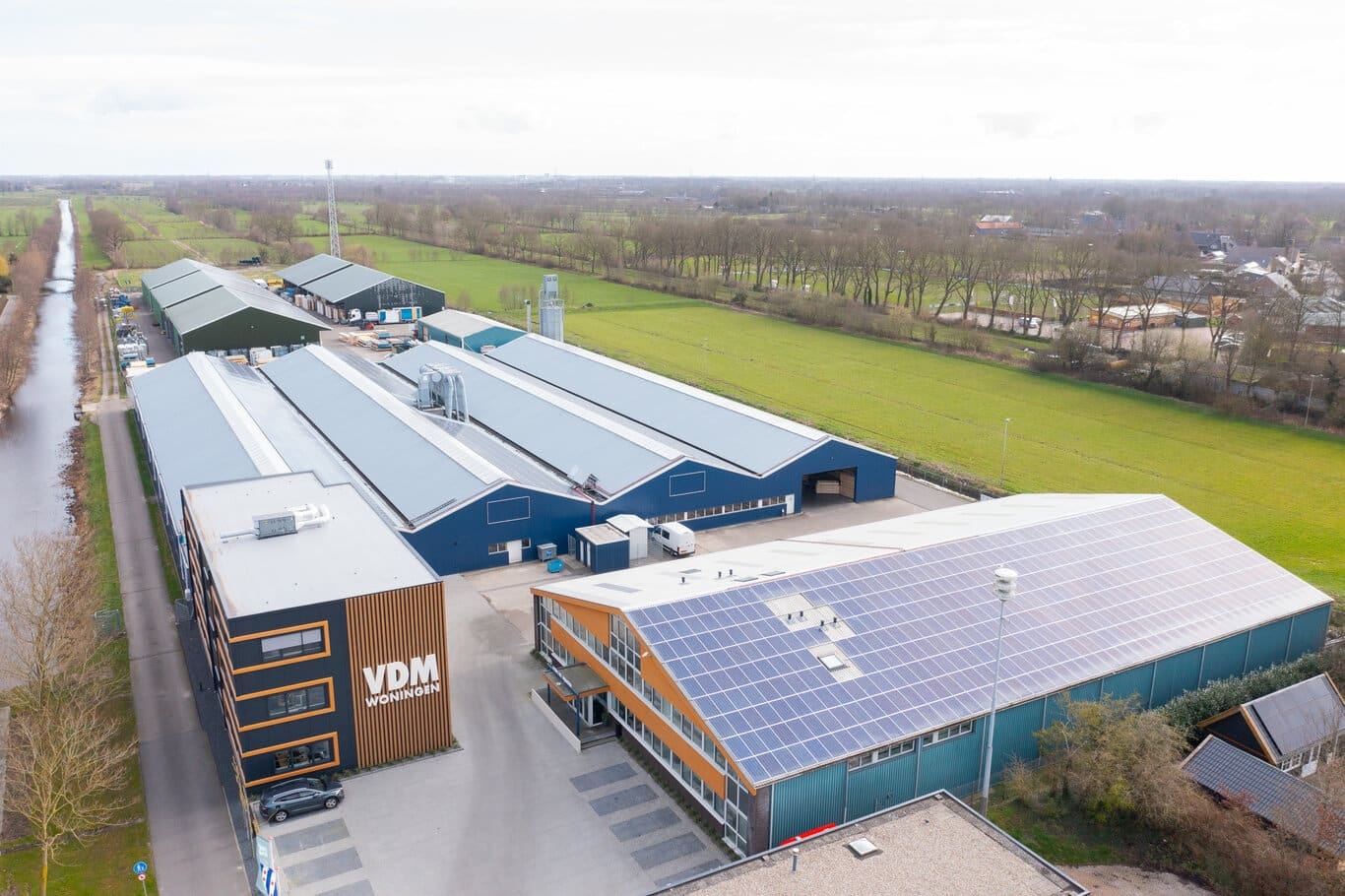 Bedrijfspand van VDM Woningen